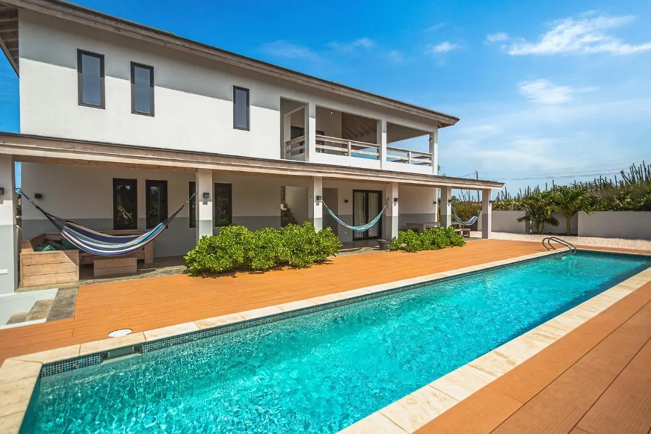 Luxurious Ocean View Getaway Villa Noord