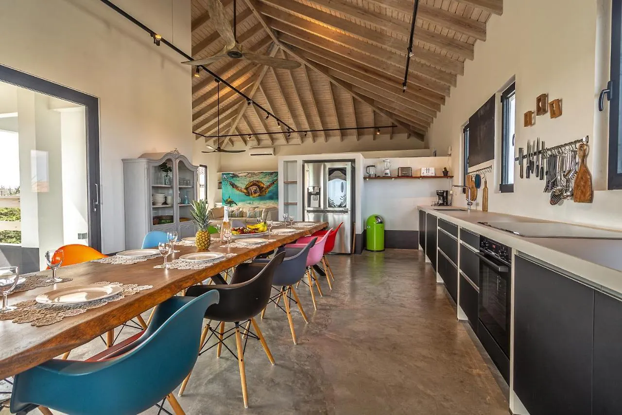 Luxurious Ocean View Getaway Villa Noord